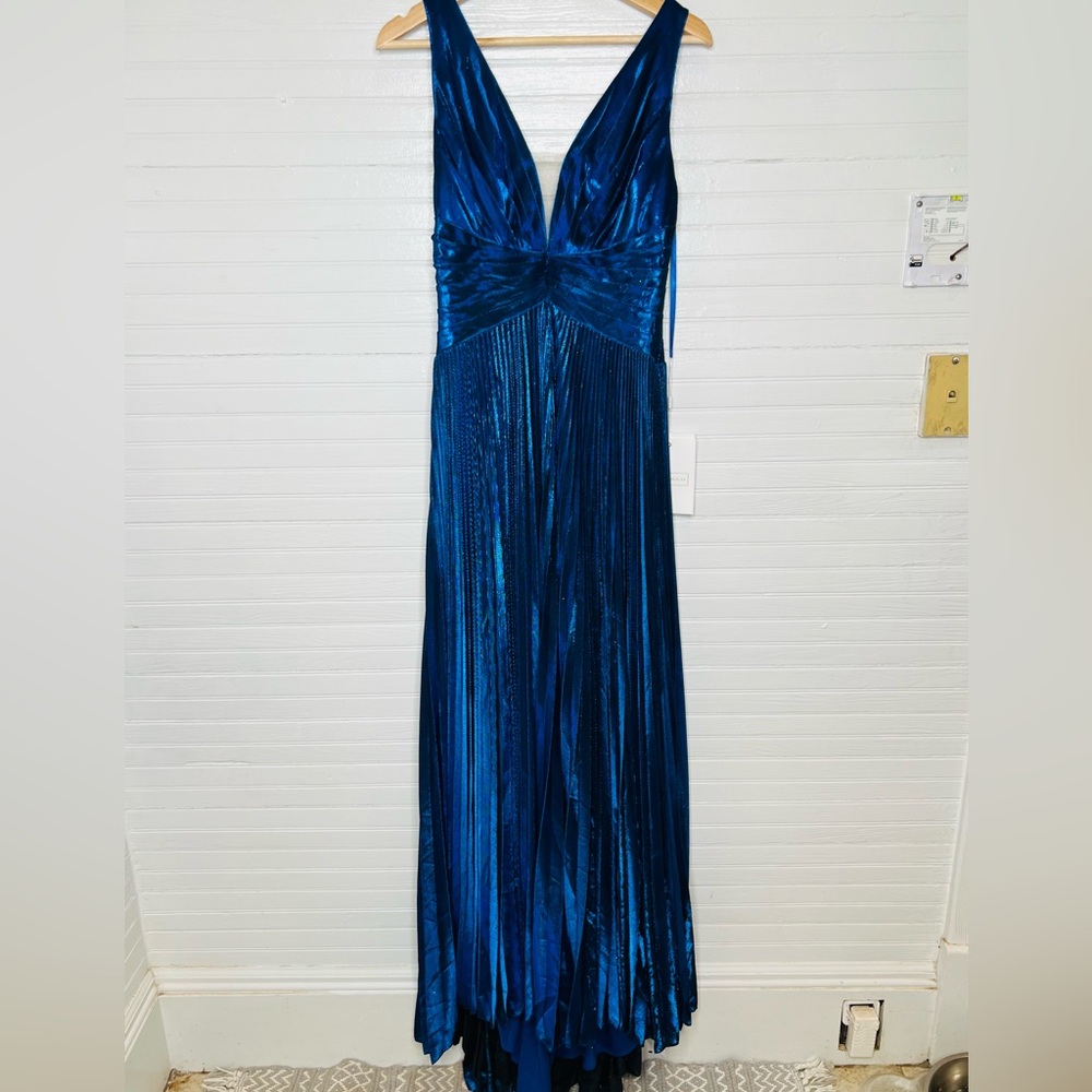 Mac Duggal Women's Size 4 Cobalt Blue Metallic Pleated Gown (w small run)